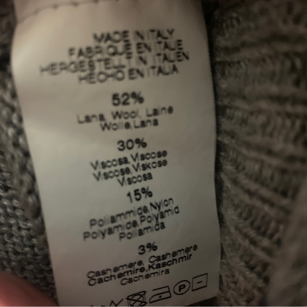 BRANDY MELVILLE Crew Neck Sweater Gray Blue Red Stripe Size OSFA S Small - Picture 5 of 12